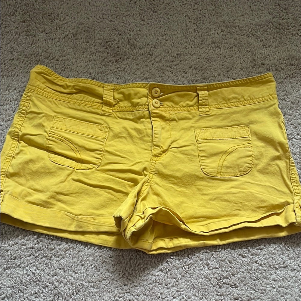 ❤️ Route 66 Yellow Junior’s Shorts (size 11)
